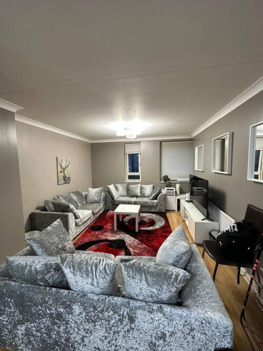 A 2 Standard Bedrooms Flat لندن المظهر الخارجي الصورة