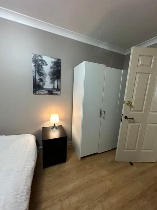 A 2 Standard Bedrooms Flat لندن المظهر الخارجي الصورة