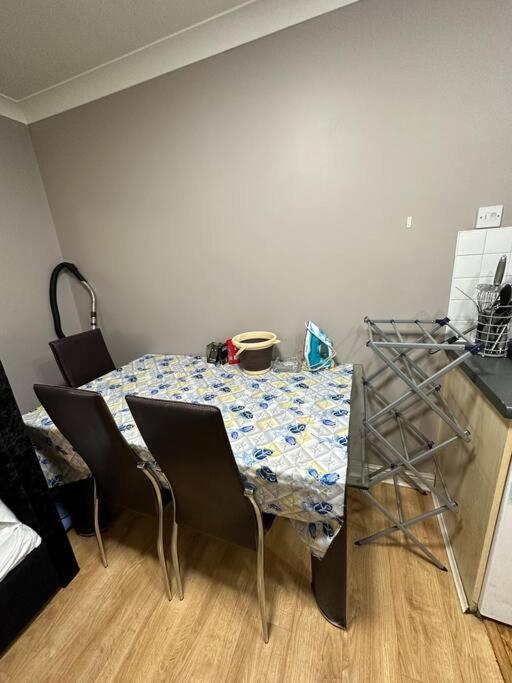 A 2 Standard Bedrooms Flat لندن المظهر الخارجي الصورة