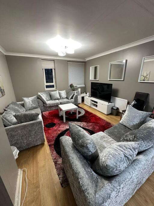 A 2 Standard Bedrooms Flat لندن المظهر الخارجي الصورة