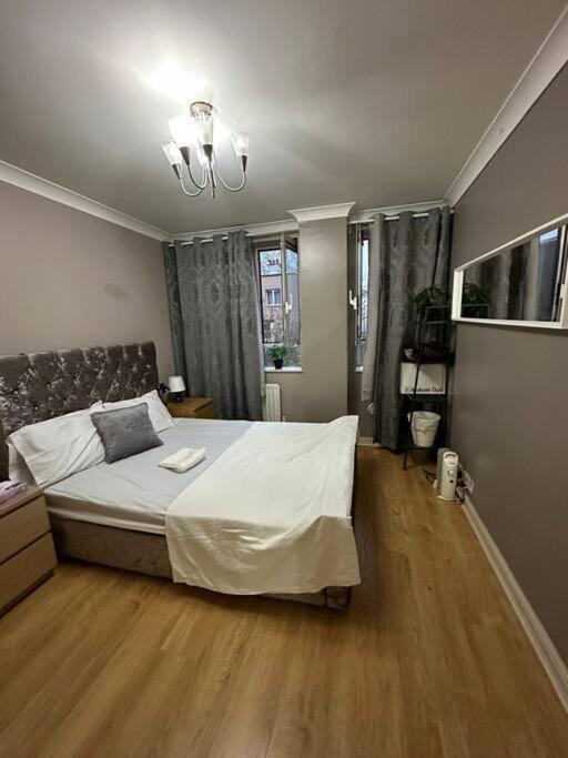 A 2 Standard Bedrooms Flat لندن المظهر الخارجي الصورة